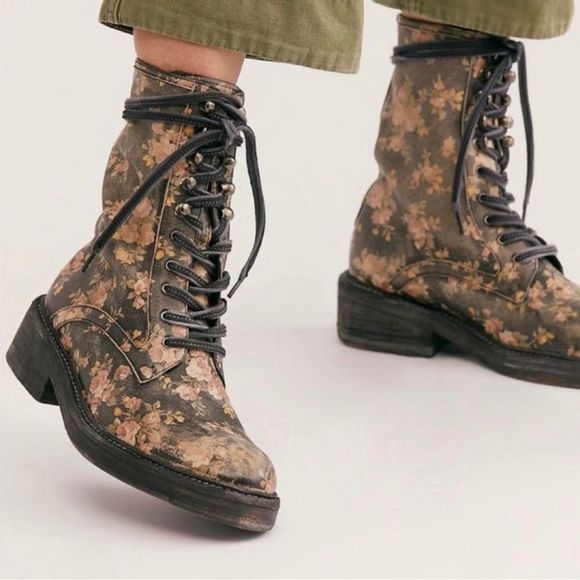 Free People Santa Fe Lace-Up Floral Boots
Size: EU 39 US 9 - Picture 1 of 8
